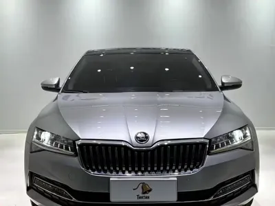 Skoda Superb 2022, 24000 км, за 127800 CNY