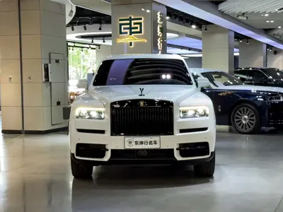 Rolls-Royce Cullinan 2022, 23000 км, за 4778800 CNY