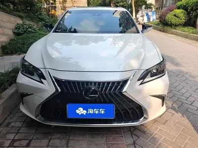 Lexus ES 2023, 38900 км, за 160000 CNY