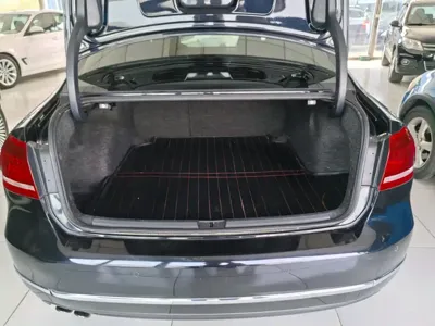 Volkswagen Passat 2014, 180000 км, за 29800 CNY