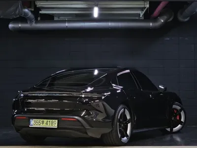 Porsche Taycan 2025, 13000 км, за 165000000 KRW