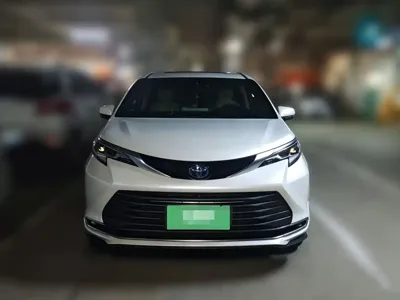 Toyota Sienna 2022, 48300 км, за 238000 CNY