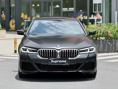 BMW 5 Series (Import) 2022, 50000 км, за 318000 CNY
