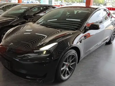 Tesla Model 3 · 2023 год