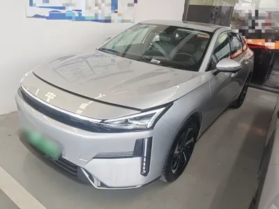 Geely Galaxy L6 · 2025 год