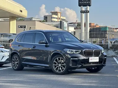BMW X5 2022, 55000 км, за 328000 CNY