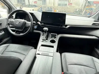Toyota Sienna 2022, 33000 км, за 228000 CNY - фото 12