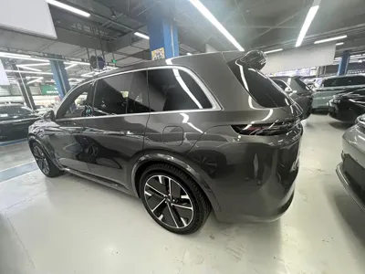 Li Auto Li L8 2025, 2600 км, за 271000 CNY