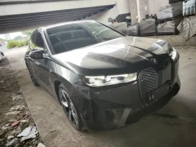 BMW iX 2023, 88200 км, за 210900 CNY