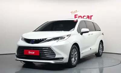 Toyota Sienna · 2021 год