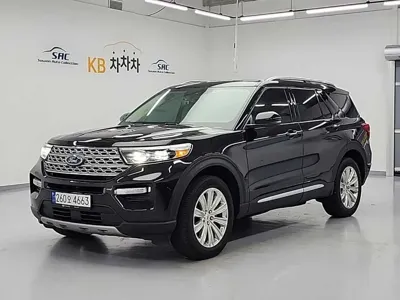 Ford Explorer · 2022 год