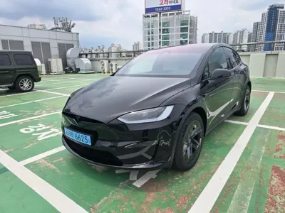 Tesla Model X · 2026 год