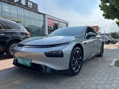 Xpeng P7 · 2022 год