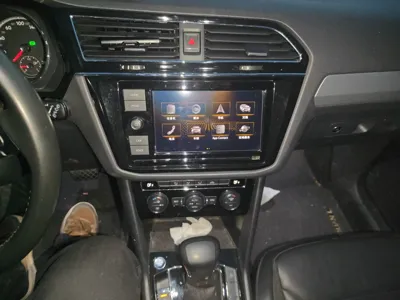 Volkswagen Tiguan L 2019, 80800 км, за 83537.42 CNY - фото 14