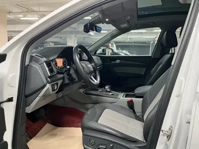Audi Q5L 2019, 100000 км, за 118000 CNY
