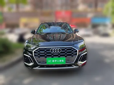 Audi Q5L 2022, 40599 км, за 225529.43 CNY