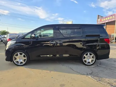 Toyota Alphard · 2010 год