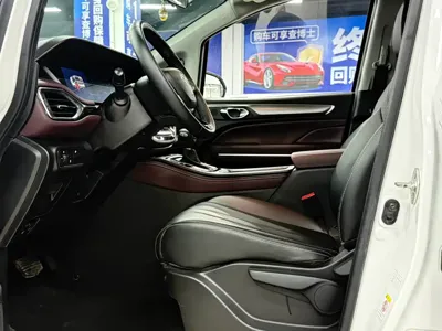 GAC Motor Trumpchi M6 2022, 36000 км, за 106800 CNY - фото 16