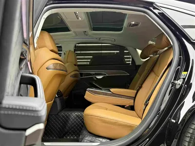 Audi A8 2023, 44700 км, за 478000 CNY - фото 8