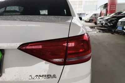 Volkswagen Lavida 2015, 71200 км, за 36688.64 CNY - фото 9
