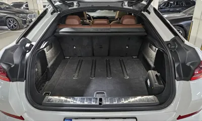 BMW X6 2025, 20100 км, за 99000000 KRW - фото 18