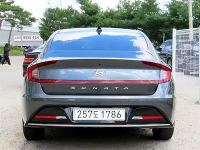 Hyundai Sonata 2022, 75699 км, за 25990000 KRW