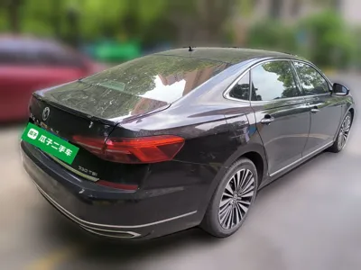 Volkswagen Passat 2019, 132100 км, за 73810.04 CNY - фото 6