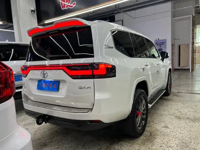 Toyota Land Cruiser 2024, 30000 км, за 698000 CNY
