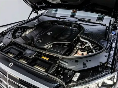 Mercedes-Benz S-Class 2023, 68300 км, за 638000 CNY