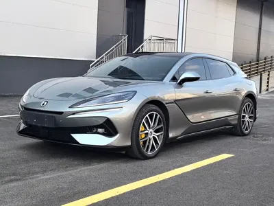 Denza Denza Z9GT · 2025 год
