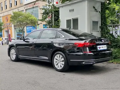Volkswagen Passat 2020, 68000 км, за 79100 CNY