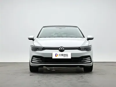 Volkswagen Golf 2023, 42300 км, за 99900 CNY