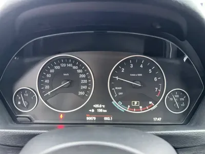 BMW 3 Series 2018, 90000 км, за 69000 CNY - фото 19
