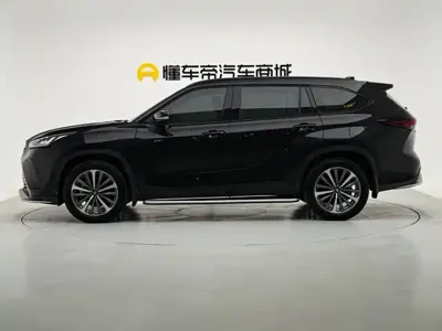 Toyota Crown Kluger 2025, 28400 км, за 214899 CNY