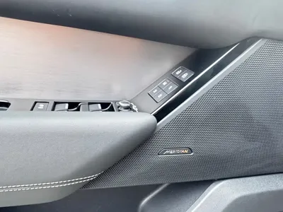 Land Rover Velar 2023, 50000 км, за 248000 CNY - фото 9