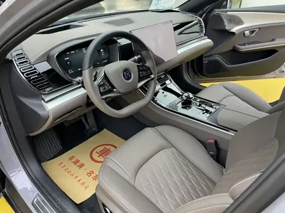BYD Han 2025, 9500 км, за 118000 CNY