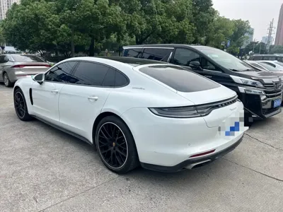 Porsche Panamera 2021, 58000 км, за 638000 CNY