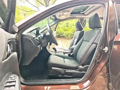 Honda Accord 2016, 90000 км, за 56800 CNY