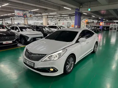 Hyundai Grandeur · 2015 год