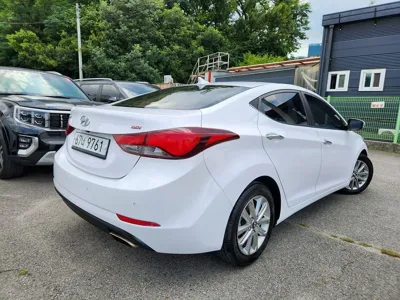 Hyundai Avante 2016, 64000 км, за 7700000 KRW