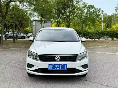 Volkswagen Jetta 2017, 60000 км, за 25800 CNY