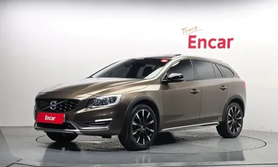 Volvo V60 · 2016 год