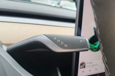 Tesla Model 3 2019, 82100 км, за 114817.7 CNY - фото 21