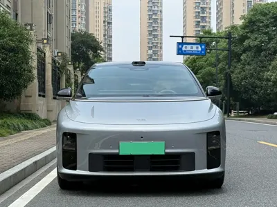 Li Auto 理想i6 2026, 19000 км, за 253800 CNY