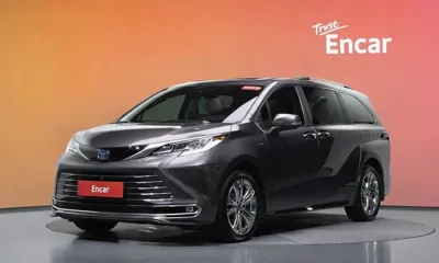 Toyota Sienna · 2022 год