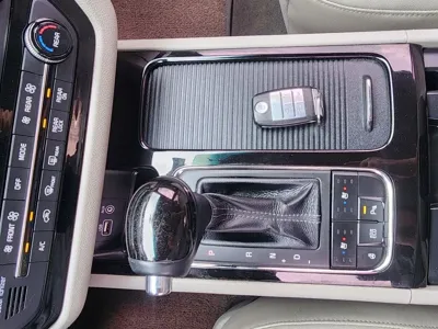 Kia Canival 2016, 199354 км, за 7500000 KRW - фото 9