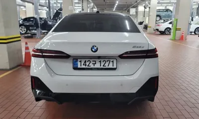 BMW 5-Series 2025, 9800 км, за 63000000 KRW