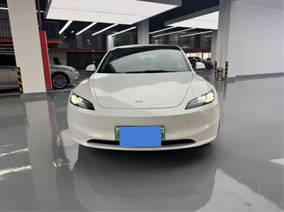 Tesla Model 3 2024, 20800 км, за 123800 CNY