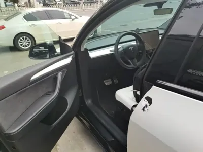 Tesla Model Y 2023, 35800 км, за 226400 CNY - фото 15