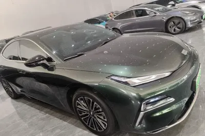Geely Galaxy Galaxy 8 2025, 18700 км, за 118169.1 CNY